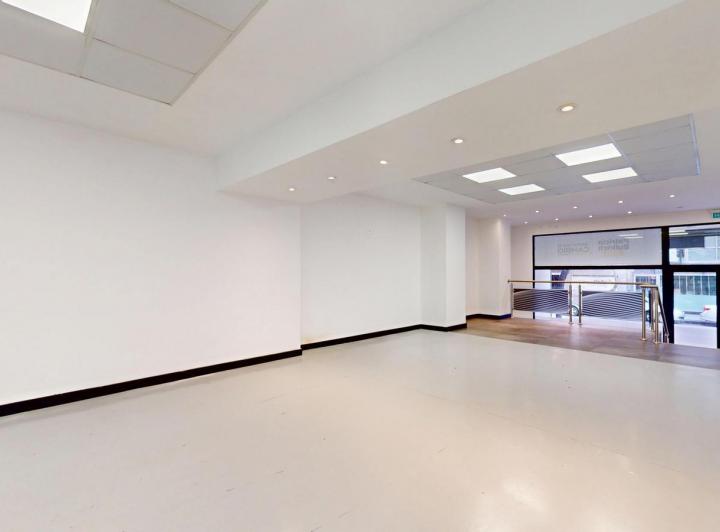 Foto de VENTA | LOCAL EN DOS PLANTAS | 523M2, imagen 2