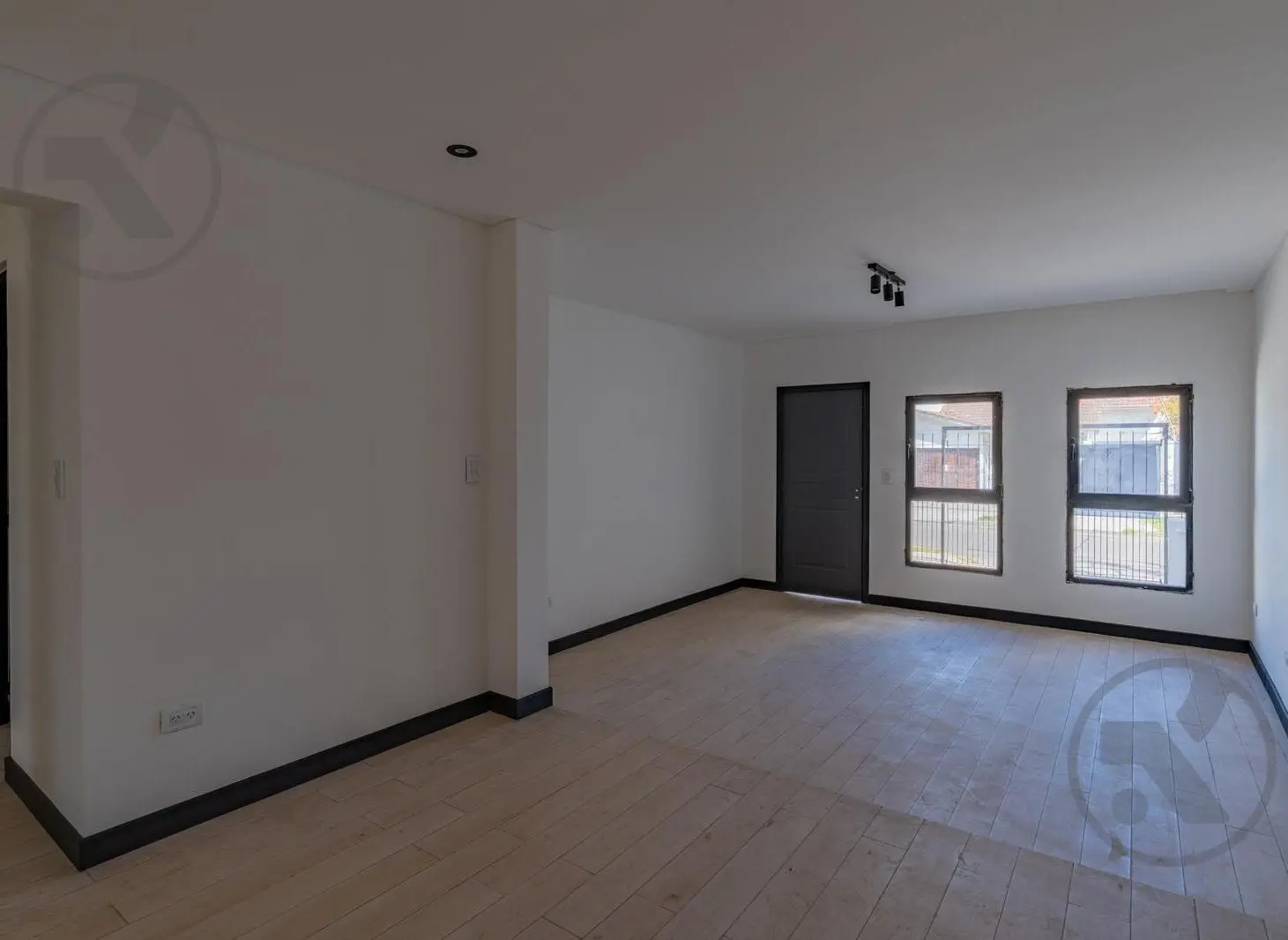 VENTA | CASA 3 AMBIENTES CON PARQUE | BARRIO SAN JOSE 4