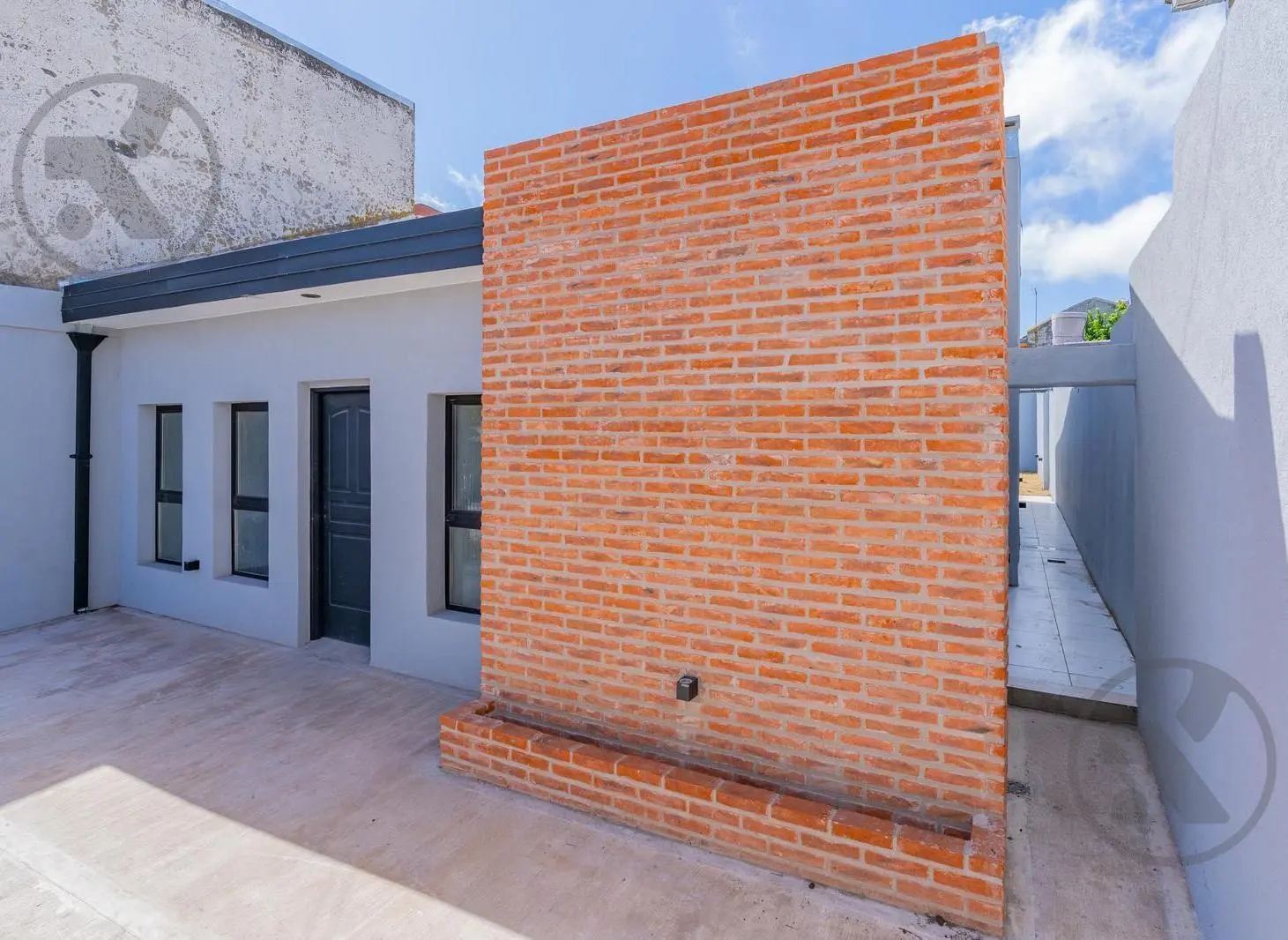 VENTA | CASA 3 AMBIENTES CON PARQUE | BARRIO SAN JOSE 1