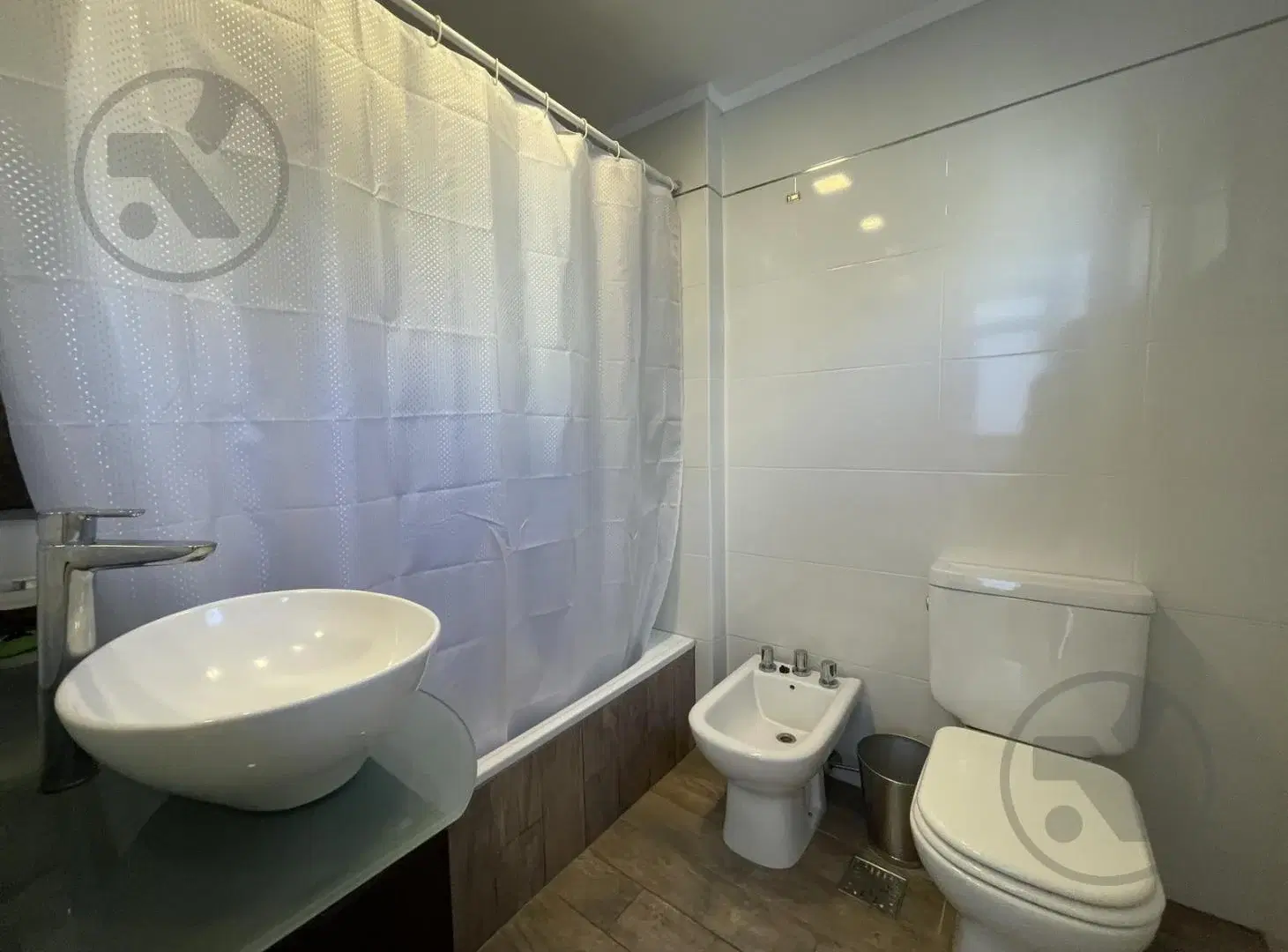 Moderno Piso 3 ambientes de 60m2 al frente en Zona Aldrey 4