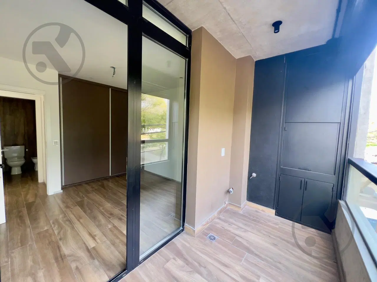 A ESTRENAR | Moderno Departamento 2 Amb con balcón terraza y cochera frente a Plaza Guemes 5