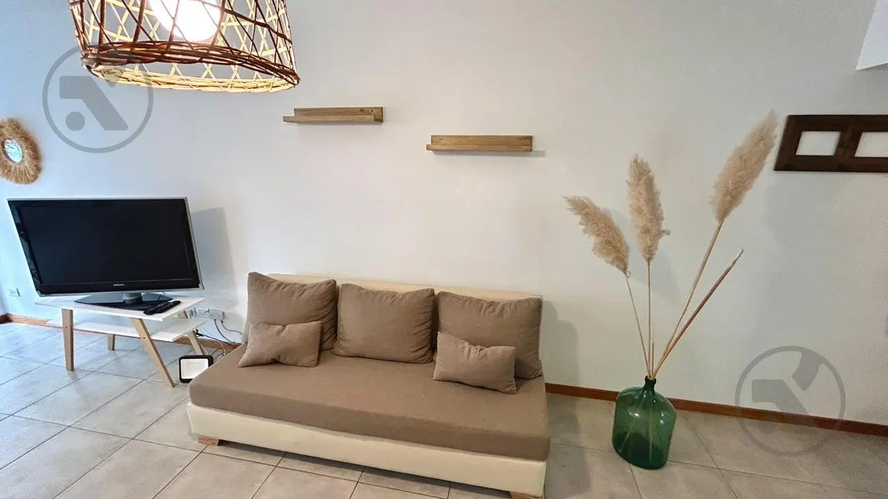 VENTA | Departamento 1 ambiente a la calle con cochera. 4