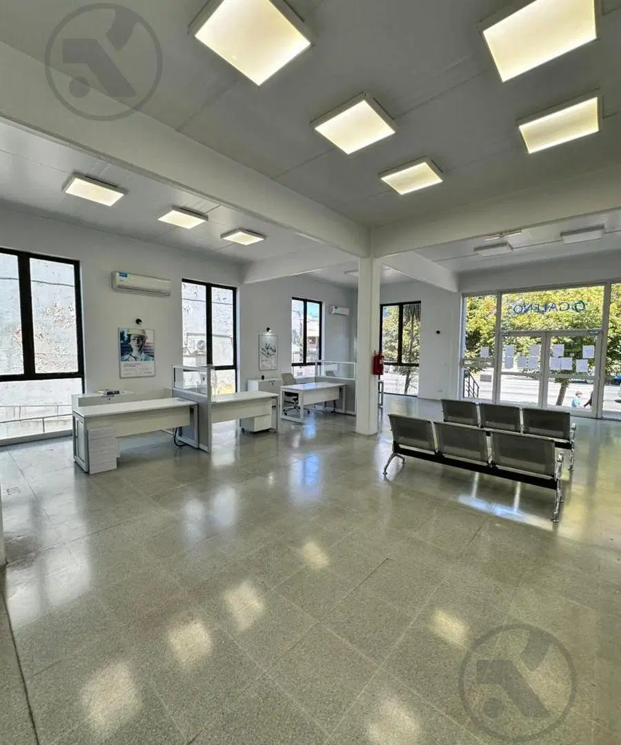 Edificio completo en Alquiler Comercial | Sobre Av. Colon 4