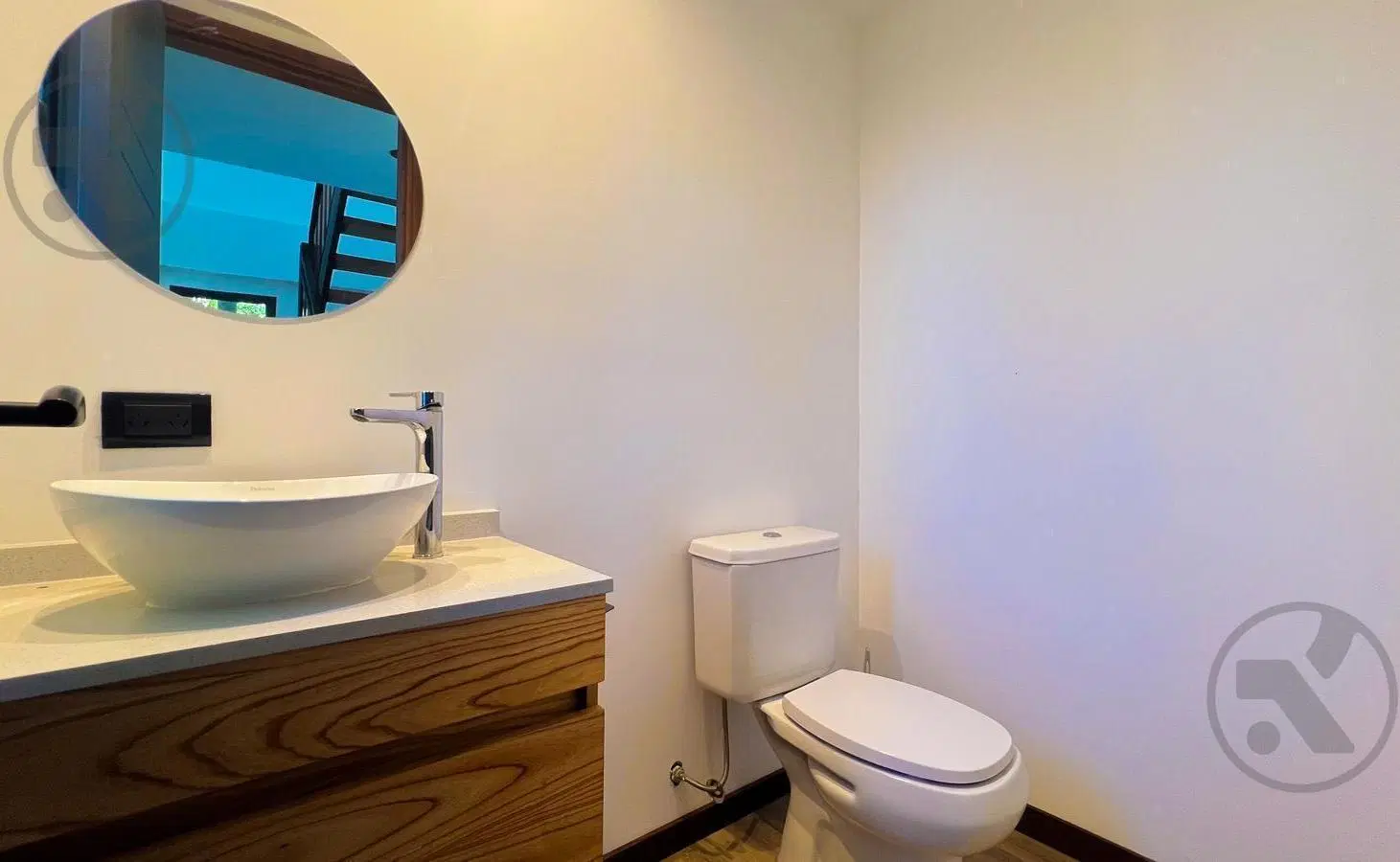 VENTA | CASA MODERNA DE 4 AMBIENTES | EN BARRIO LAS PRUNAS | 3