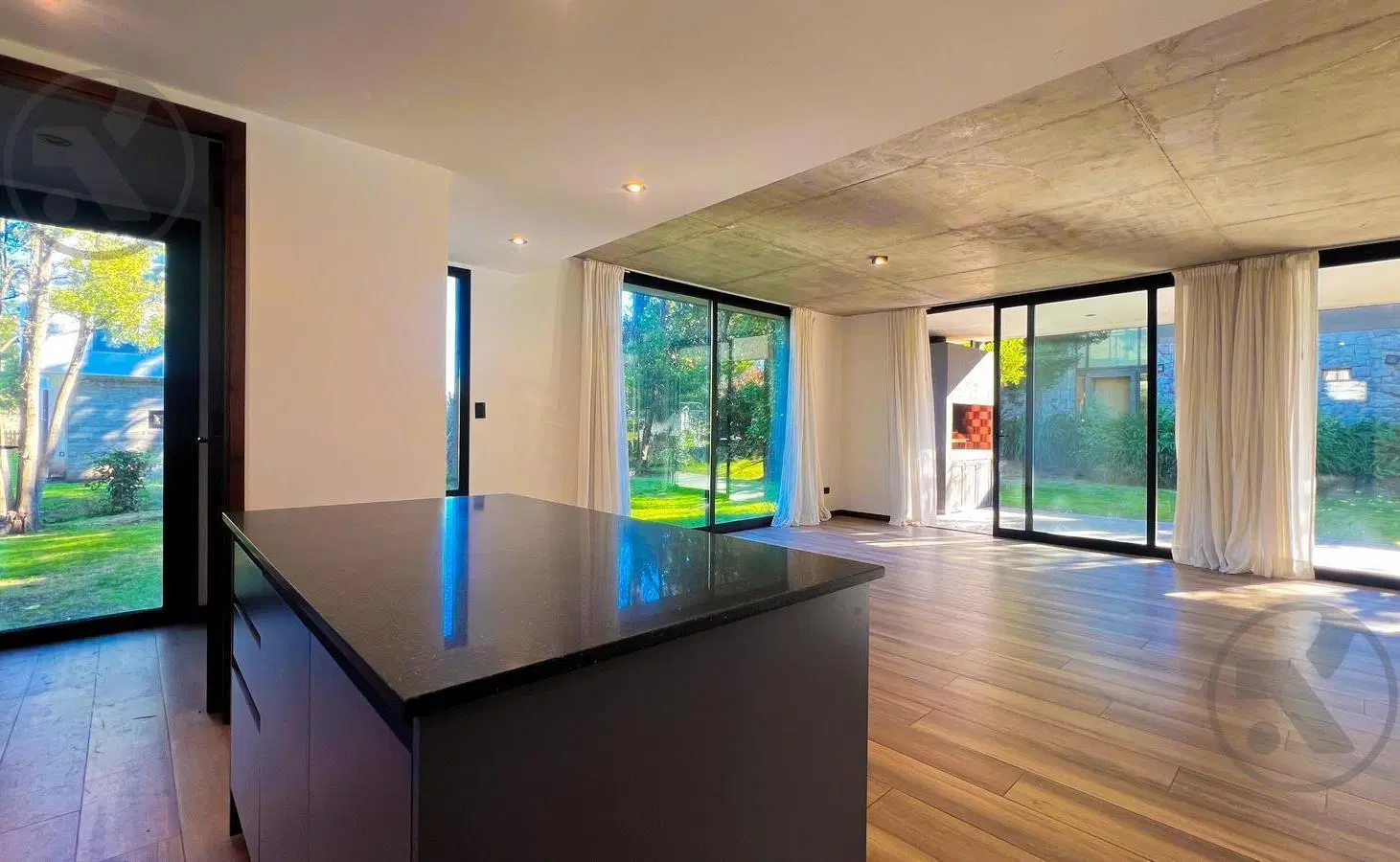 VENTA | CASA MODERNA DE 4 AMBIENTES | EN BARRIO LAS PRUNAS | 4