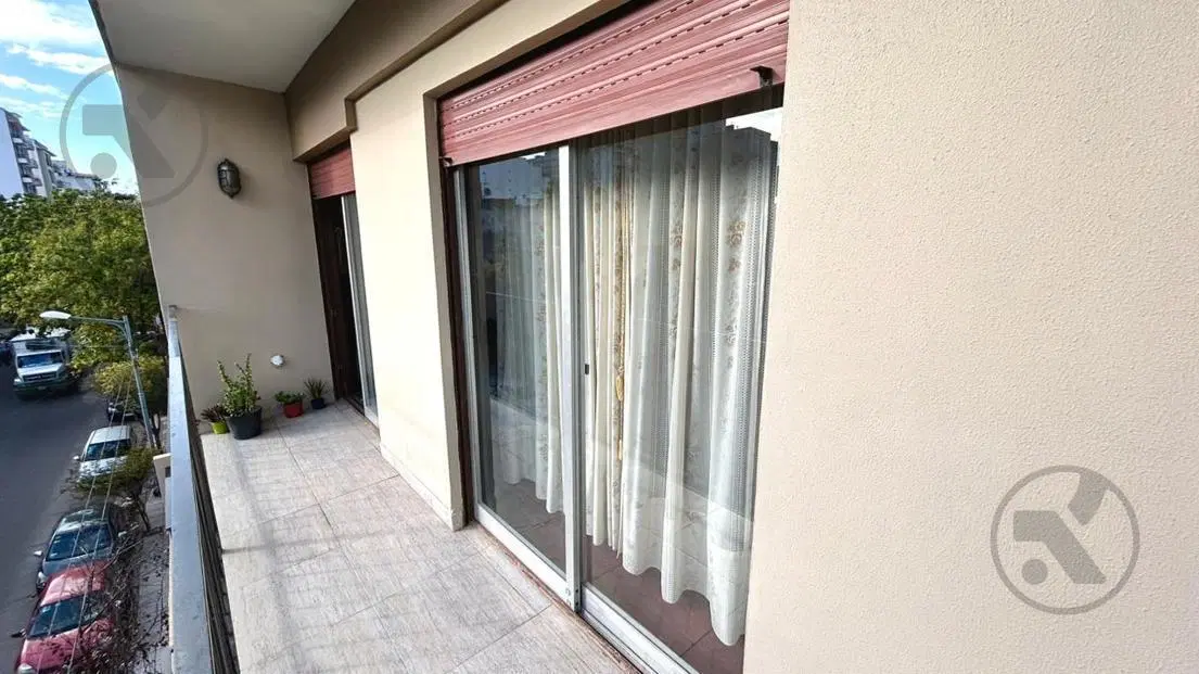 VENTA | DEPTO 5 AMBIENTES | BALCÓN AL FRENTE | CENTRO 2