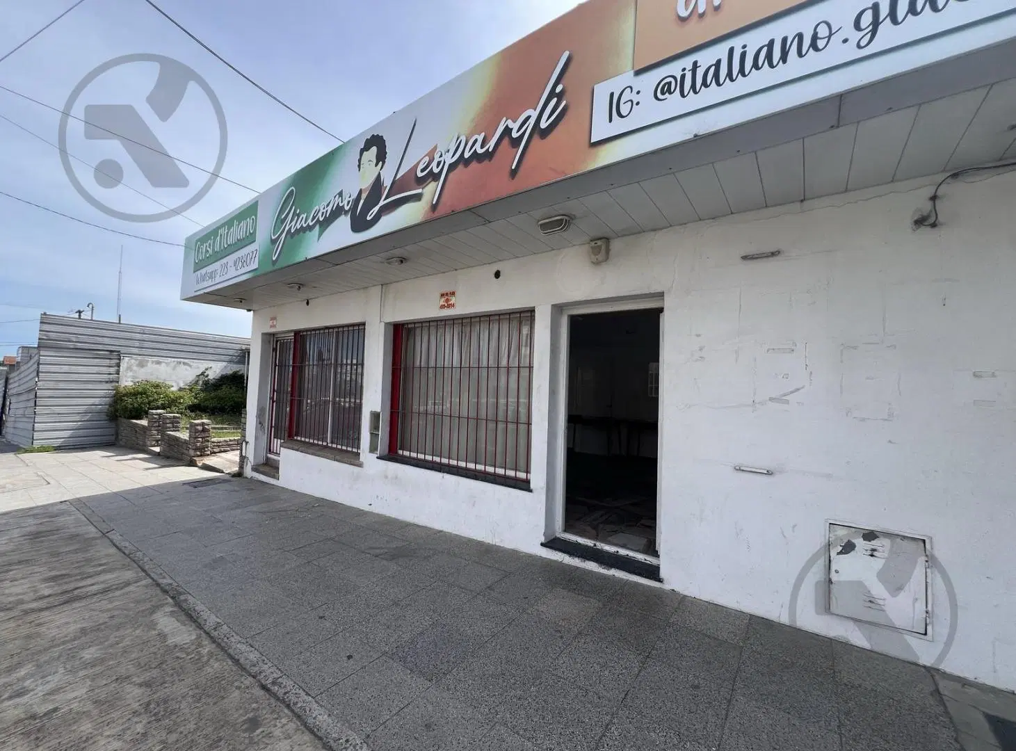 Alquiler Comercial LOCAL con OFICINAS sobre Av Edison casi Juan B Justo 1