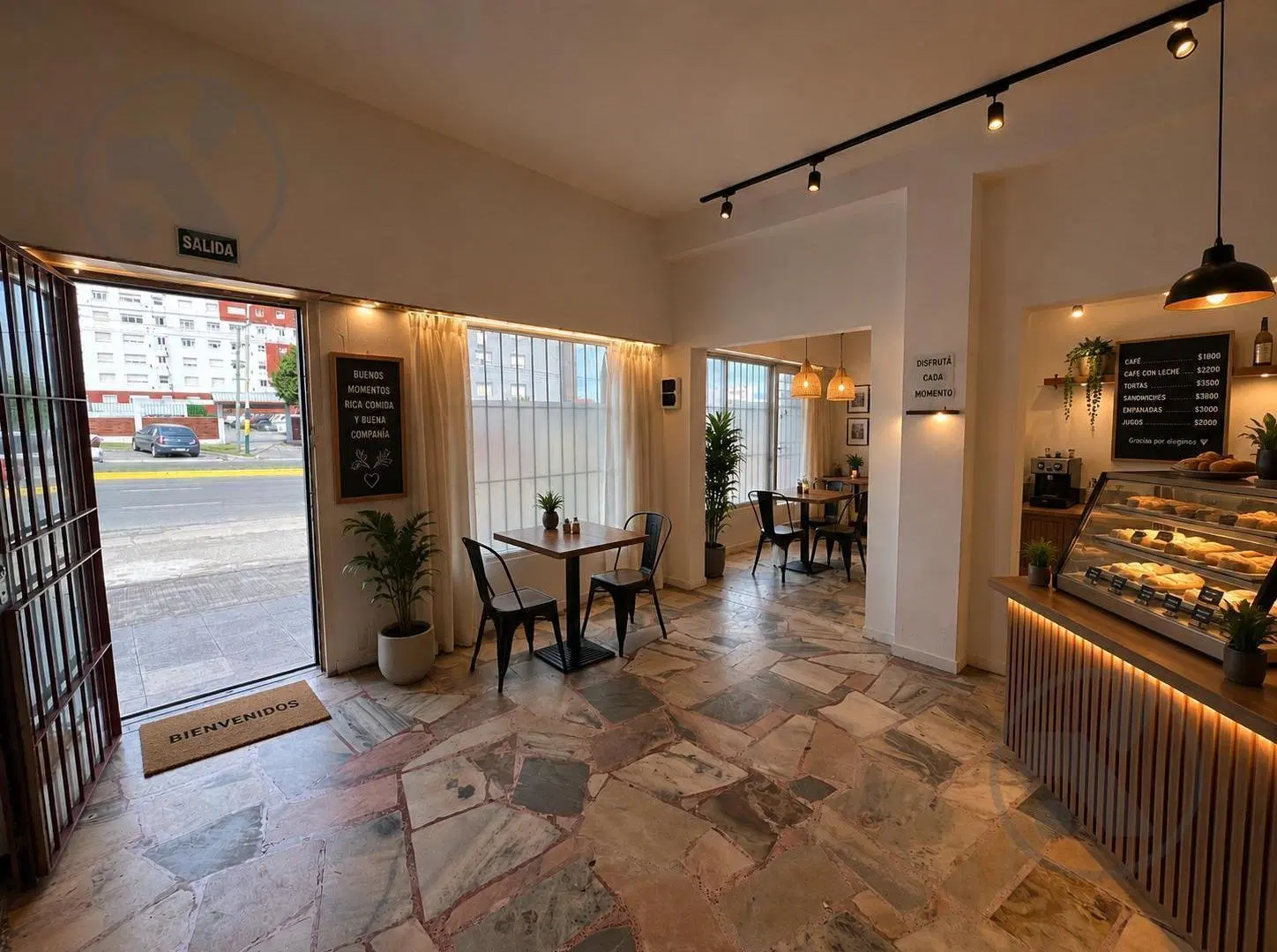 ALQUILER COMERCIAL - PROFESIONAL | LOCAL SOBRE AV EDISON 150 3