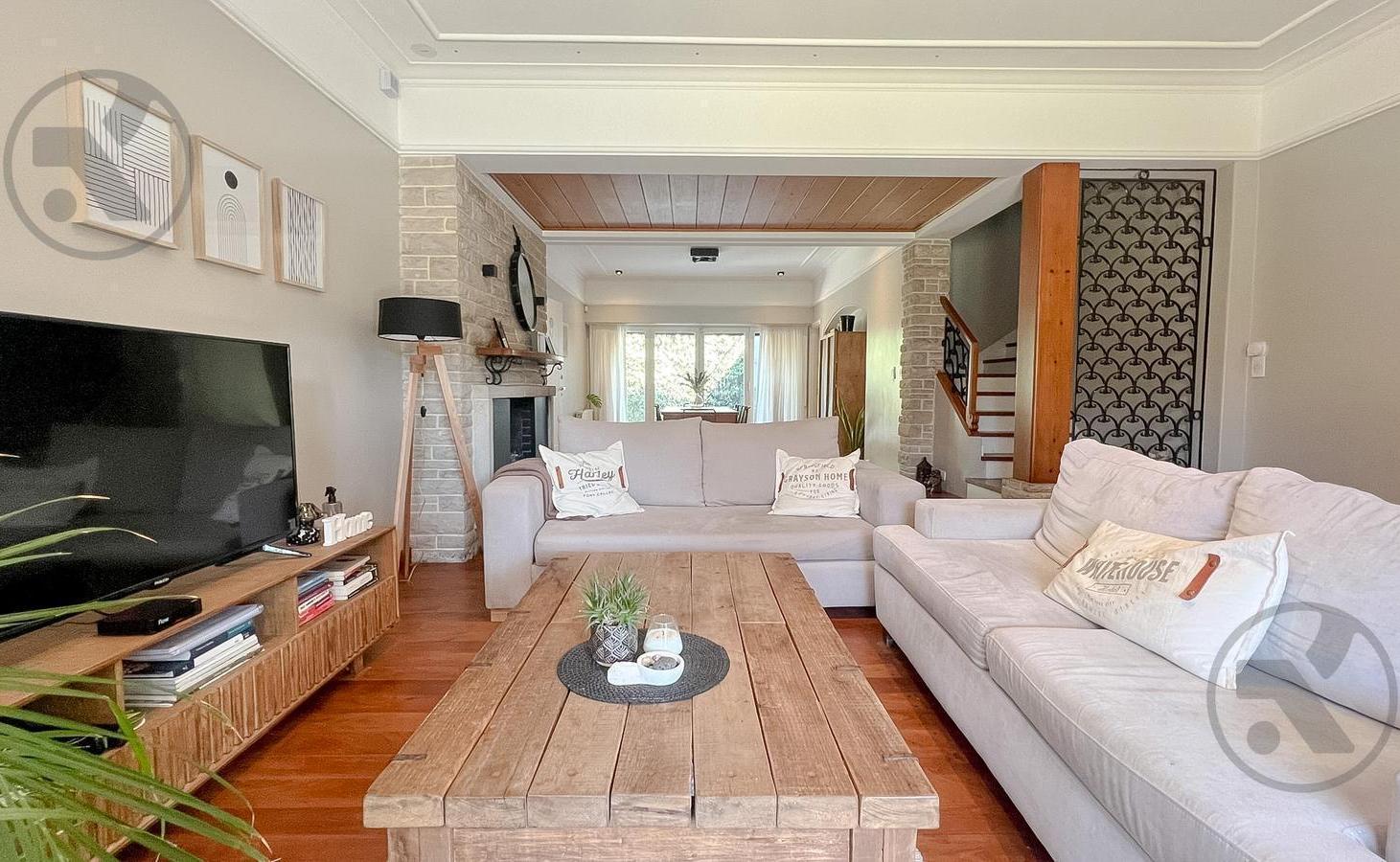 Foto de VENTA | CHALET DE 5 AMBIENTES CON PIEDRA MAR DEL PLATA | LOS TRONCOS, imagen 5