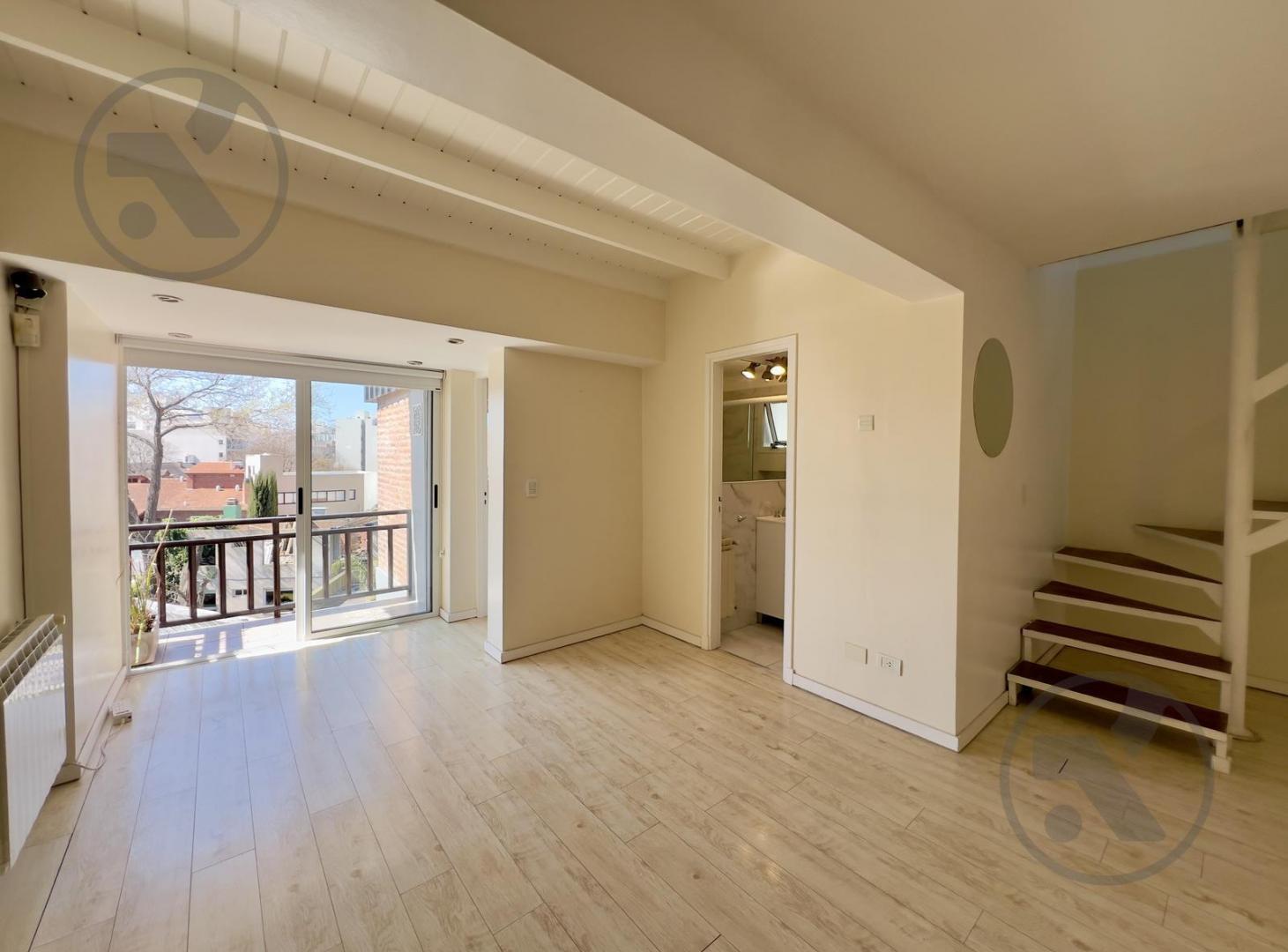 Foto de VENTA | DEPARTAMENTO EN DUPLEX 3 AMB CON ESCRITORIO | COCHERA, imagen 4
