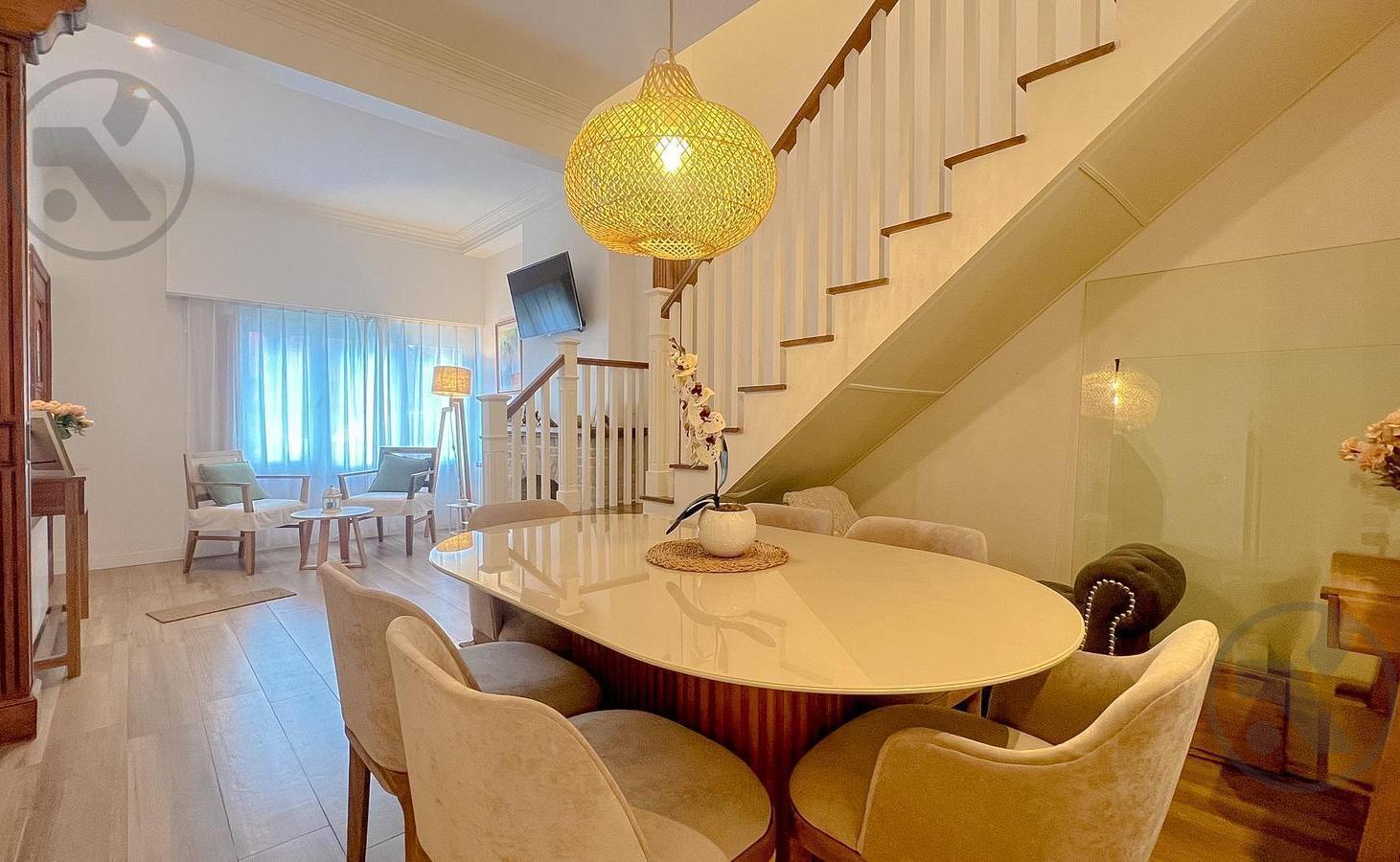 Foto de VENTA | CHALET DE 5 AMBIENTES RECICLADO A NUEVO | CHAUVIN, imagen 1