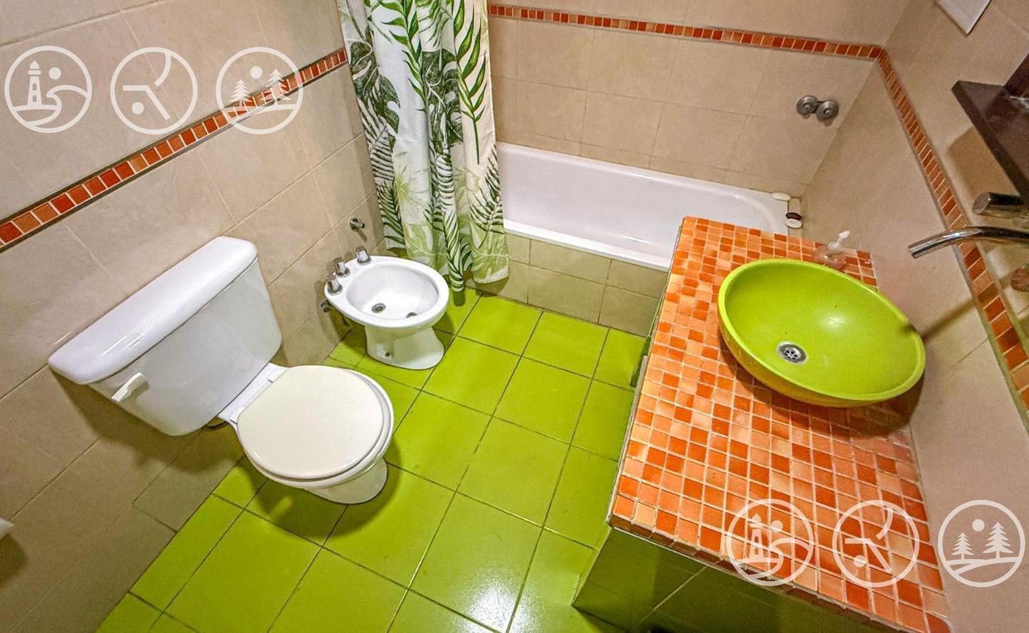 Foto de VENTA | CHALET DE 5 AMBIENTES | BARRIO PLAYA SAN CARLOS, imagen 3