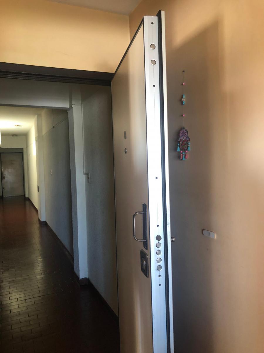 Departamento de 3 Ambientes Al Frente con Balcón, Excelente Estado y Ubicación 4