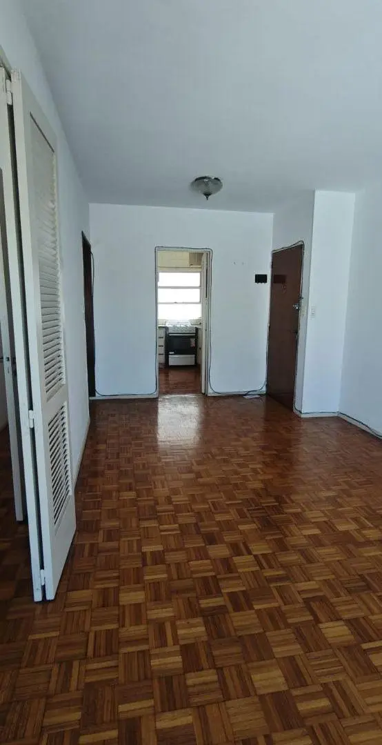 RESERVADO - Departamento lateral tres ambientes en alquiler 2