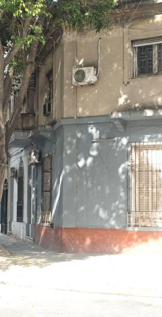 Terreno en esquina 10,30x9,50 con local y vivienda a refaccionar 2