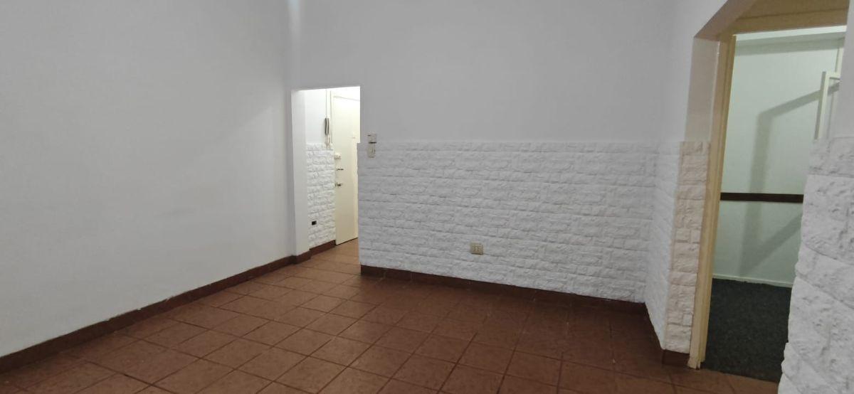 Departamento 3 ambientes, con dos patios, tipo PH