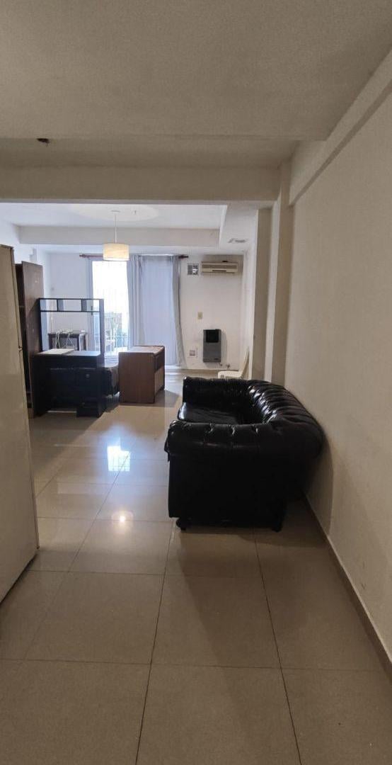 Foto de Monoambiente con patio en venta en La Paternal, imagen 2