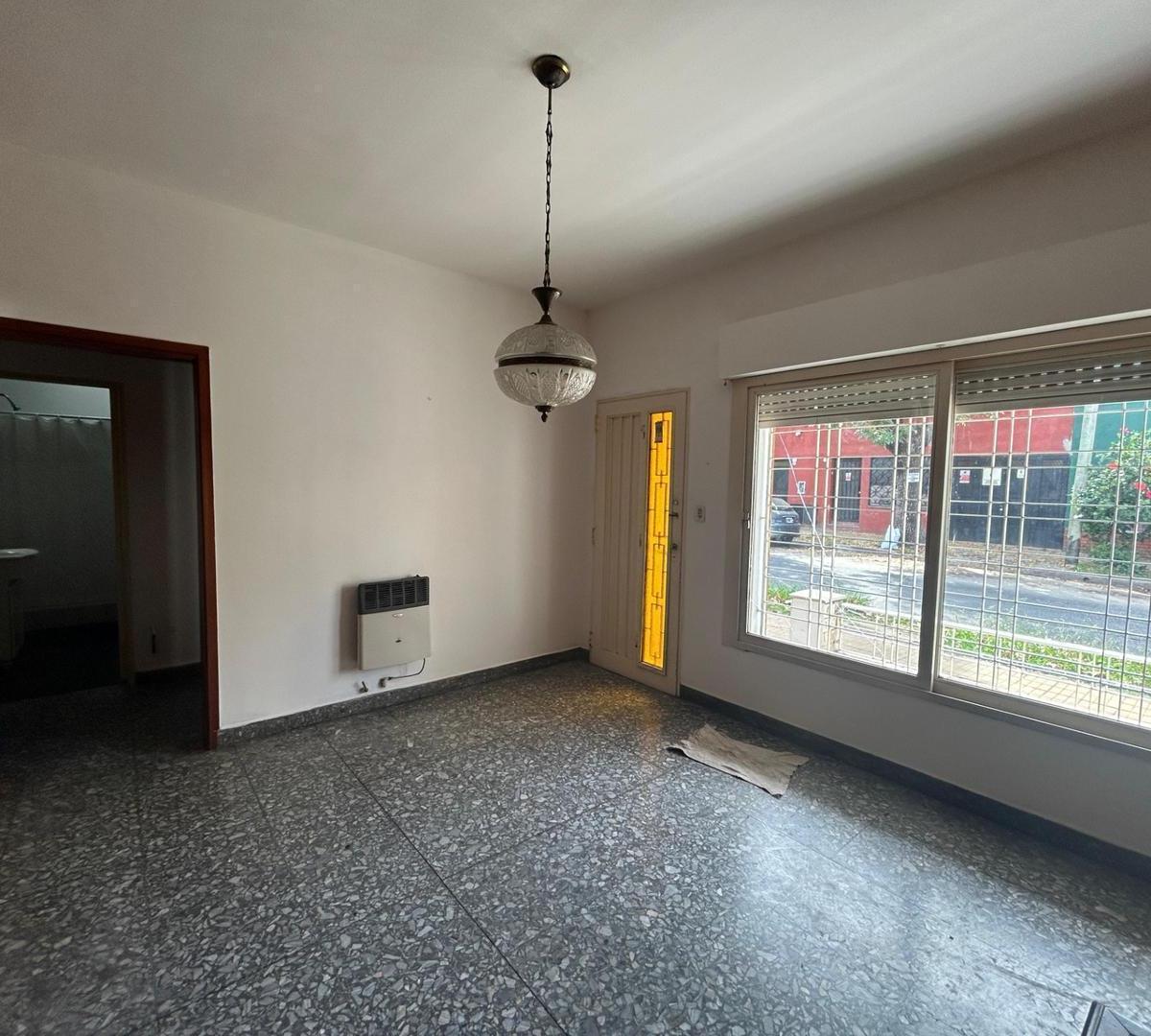 Excelente Casa con Patio en Villa Maipú 2