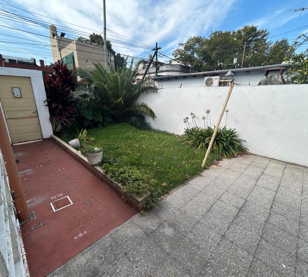 Excelente Casa con Patio en Villa Maipú 5