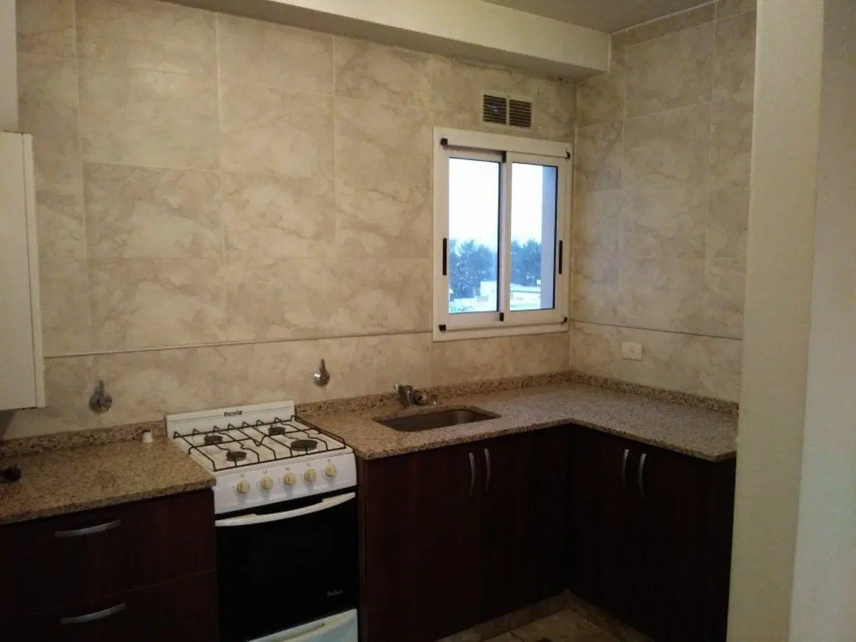 Departamento amplio a metros de Av Boulevard Buenos Aires 5
