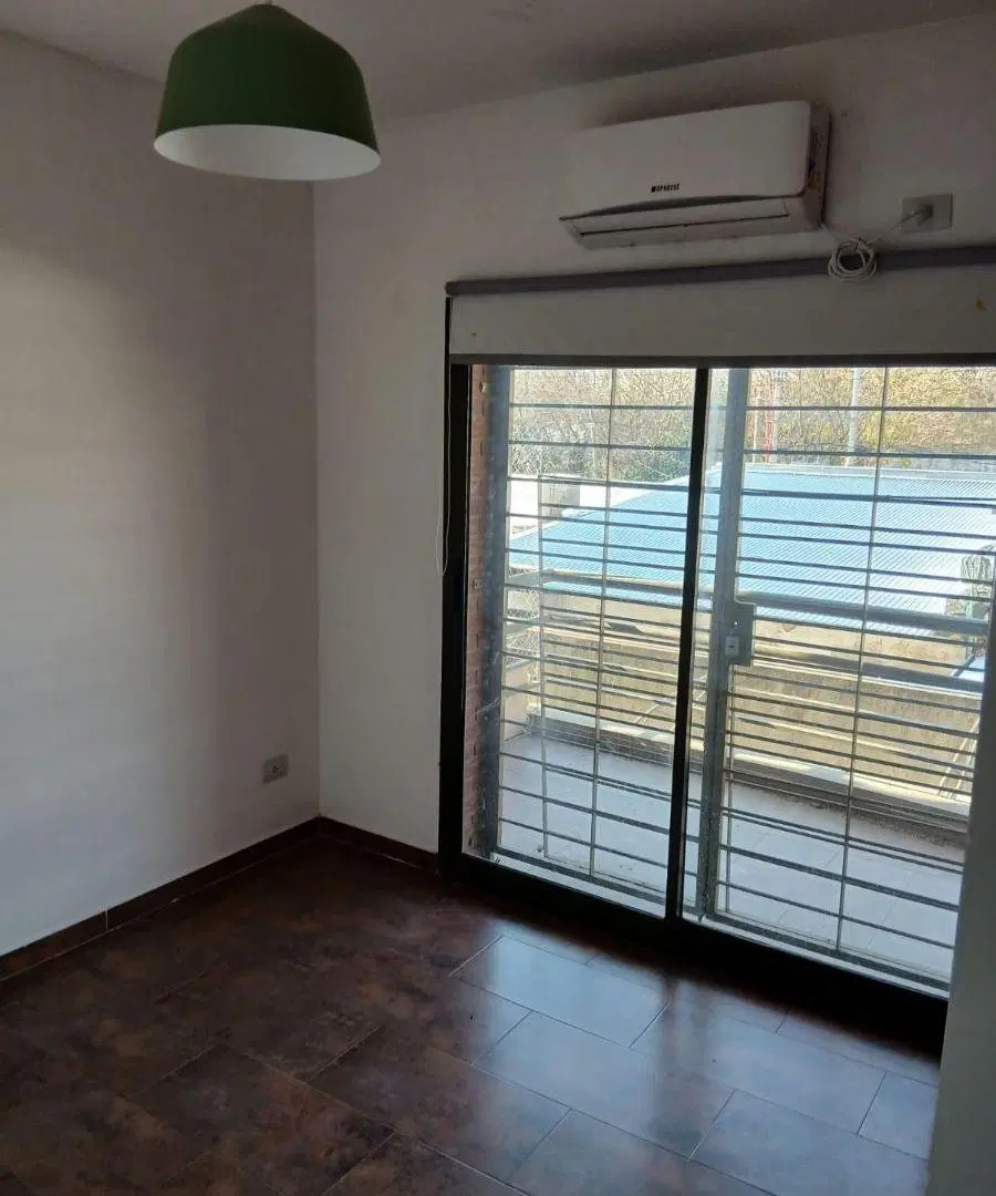 Departamento de 2 Ambientes con Cochera Cercano Estación De Trenes 2