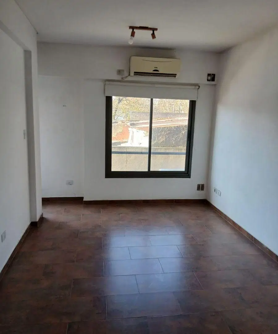 Departamento de 2 Ambientes con Cochera Cercano Estación De Trenes 8