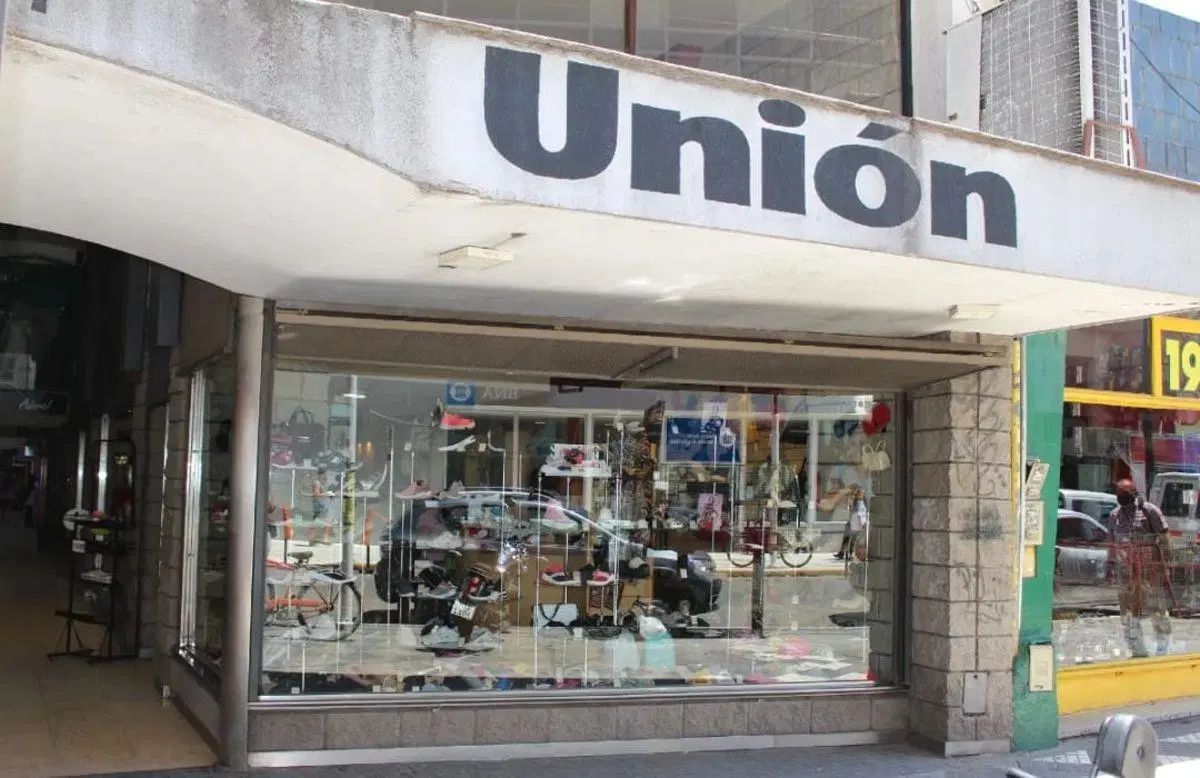 Departamento 2 Ambientes Pleno Centro Comercial Totalmente Remodelado a Nuevo – Muy Luminoso 4