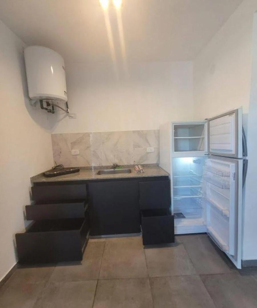 Foto de Amplio departamento de 2 ambientes en alquiler – Excelente ubicación, imagen 3
