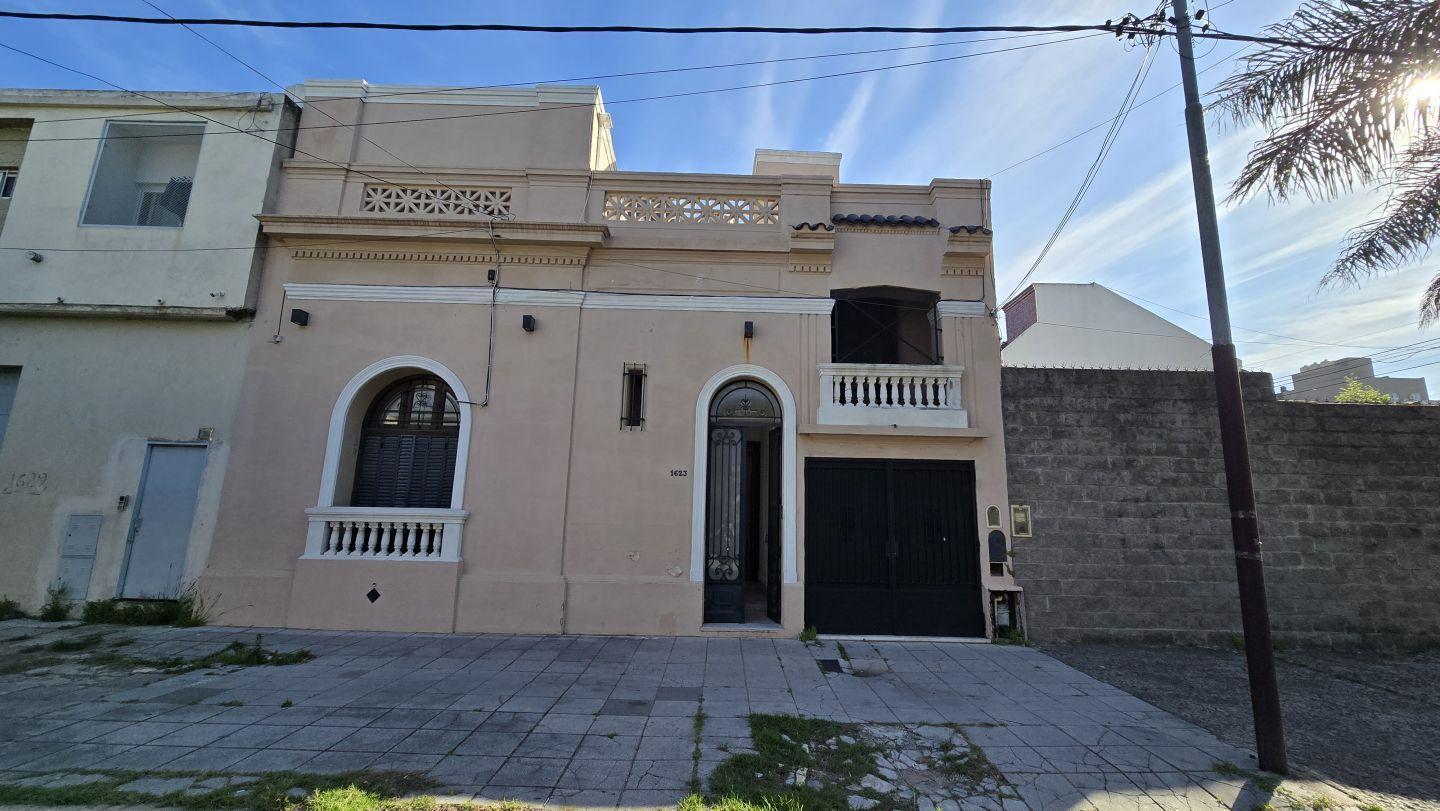 Hermosa Casa 4 Ambientes en Lanús Este Venta