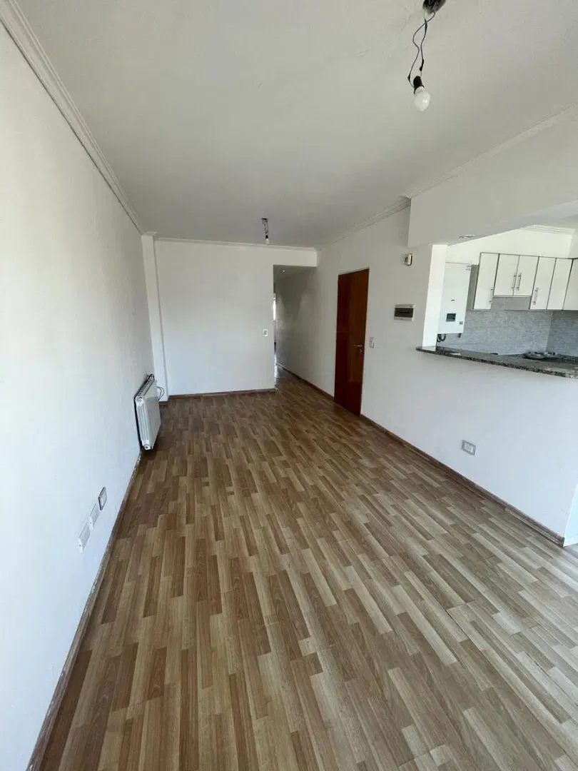 Departamento 3 Ambientes Balcon al frente y al contrafrente en Alquiler Dos Baños 3