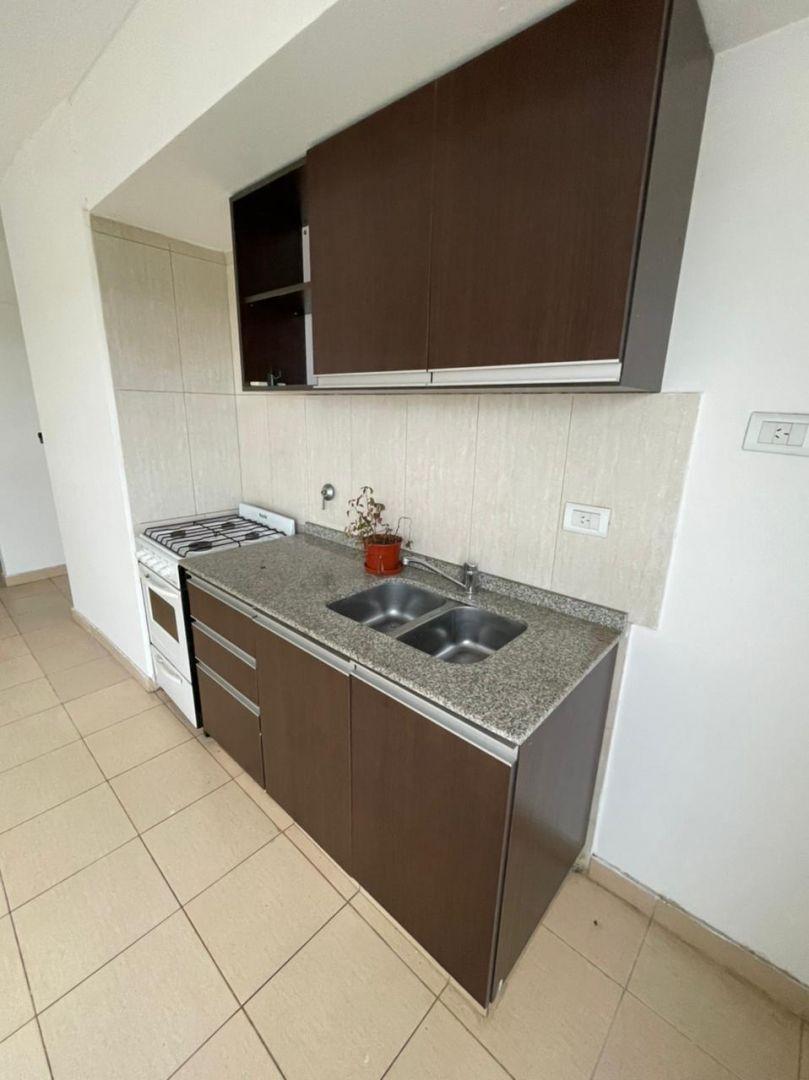 Foto de Departamento dos ambientes en Alquiler con Cochera Centrico Amplio, imagen 5
