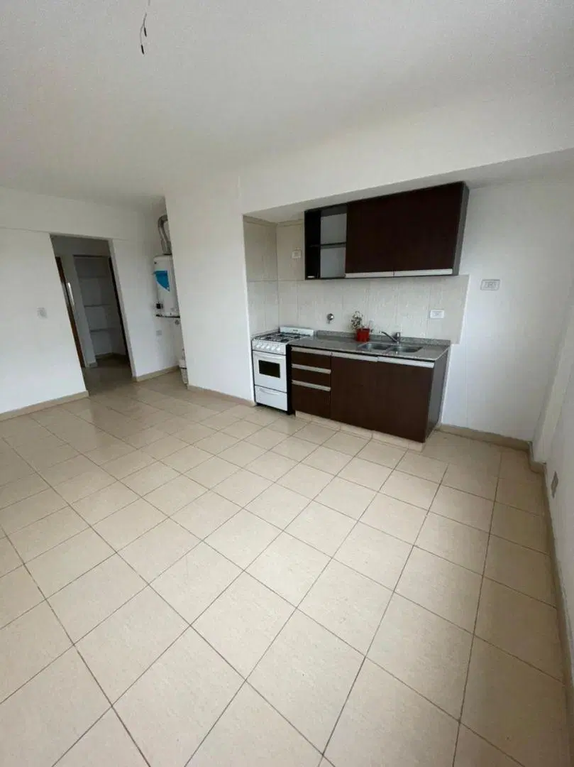 Departamento dos ambientes en Alquiler con Cochera Centrico Amplio 8