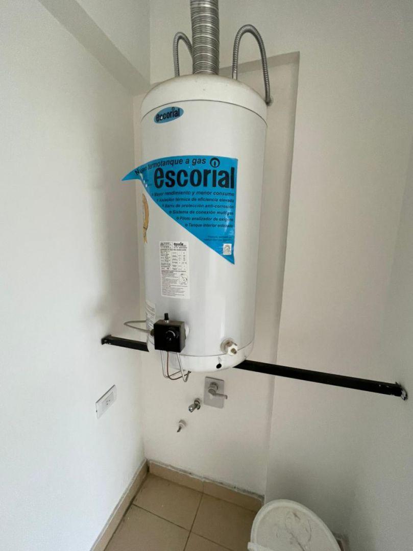 Foto de Departamento dos ambientes en Alquiler con Cochera Centrico Amplio, imagen 3