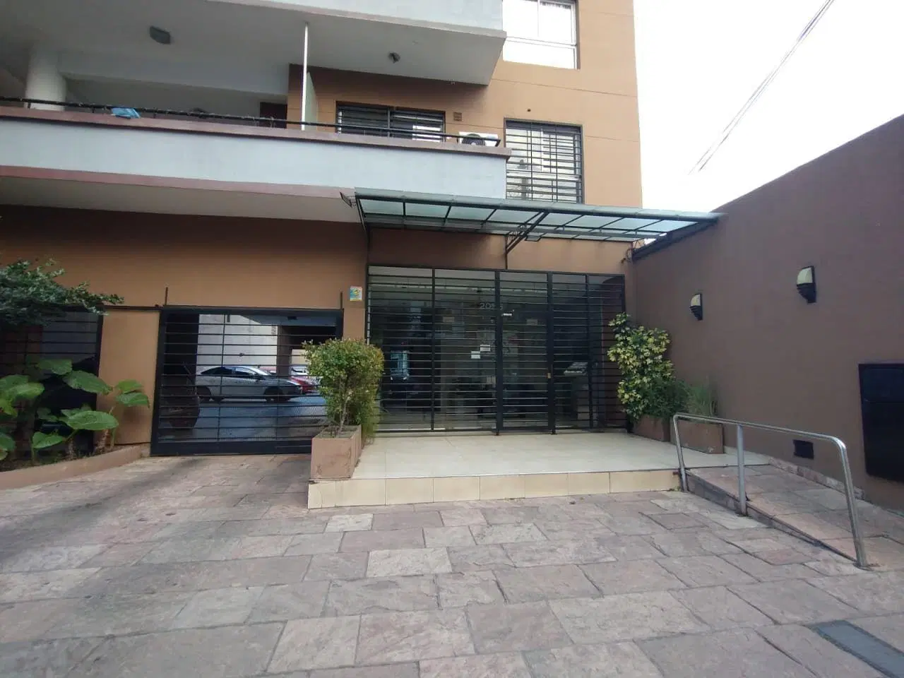 Dpto 2 AMBIENTES en muy buena ubicación de Lanús Este!!! 3