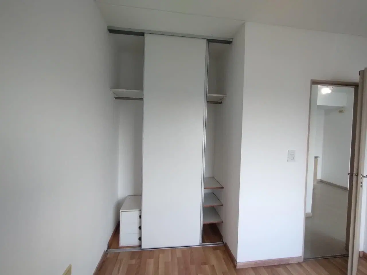 Dpto 2 AMBIENTES en muy buena ubicación de Lanús Este!!! Excelente estado!!! 8