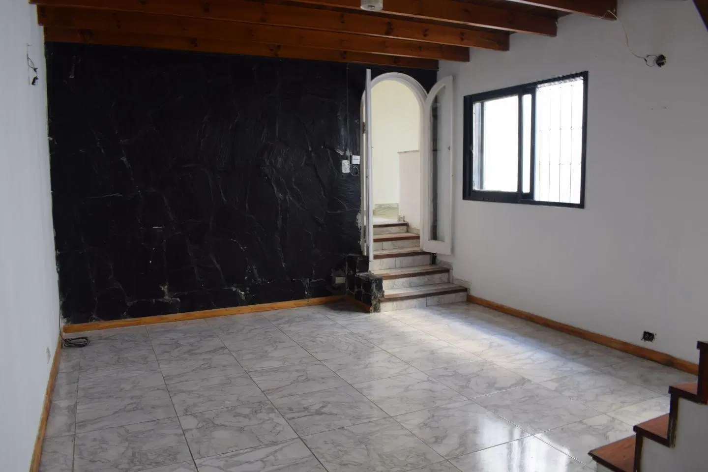 Casa 4 Ambientes en Alquiler Con Patio con Verde y Pileta 4