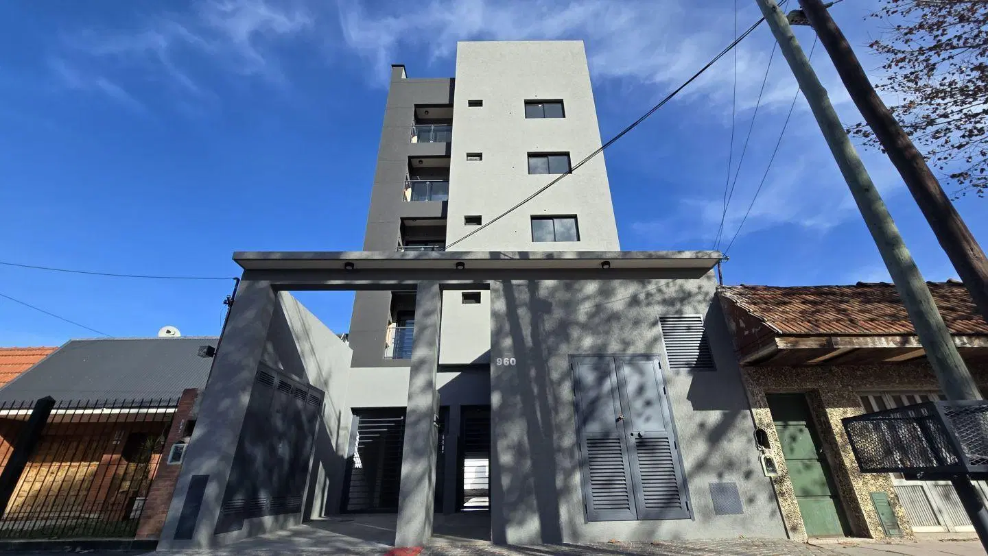 VENTA DEPARTAMENTO 2 AMBIENTES CON COCHERA ENTREGA INMEDIATA 3