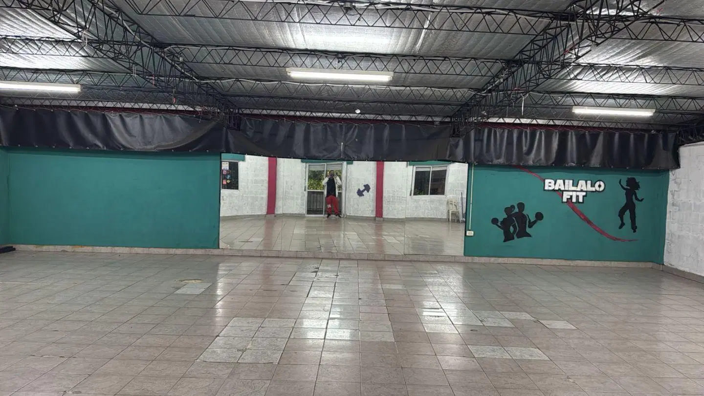 Local de 144 m2 en Lanús Este! Ideal para gimnasio! 5