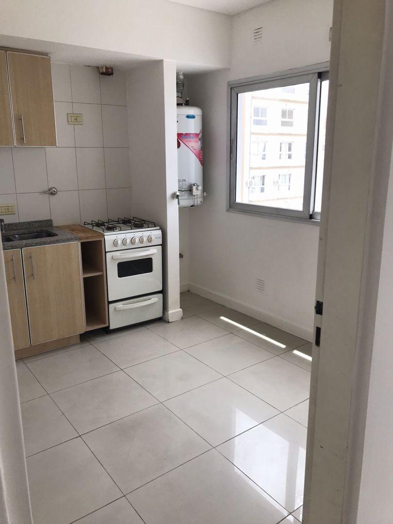 Foto de Departamento 2 AMBIENTES ALQUILER en muy buena ubicación de Lanús Este!!!, imagen 5