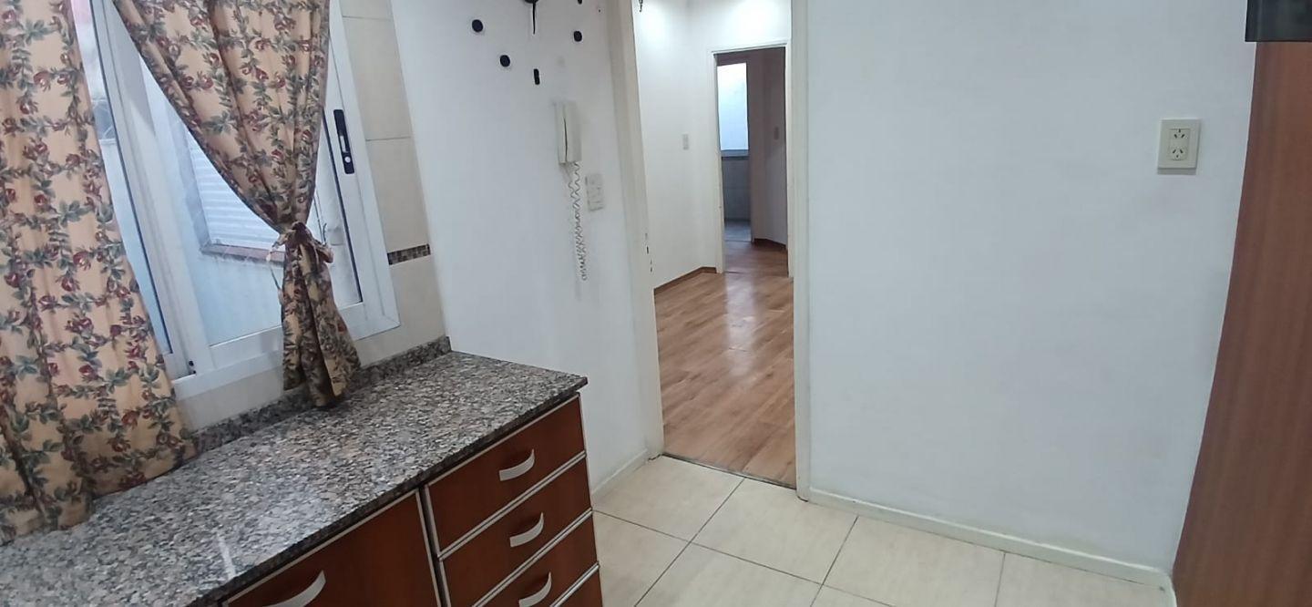 Foto de Dpto 3 ambientes con terraza y SIN EXPENSAS en excelente zona de Lanus, imagen 2
