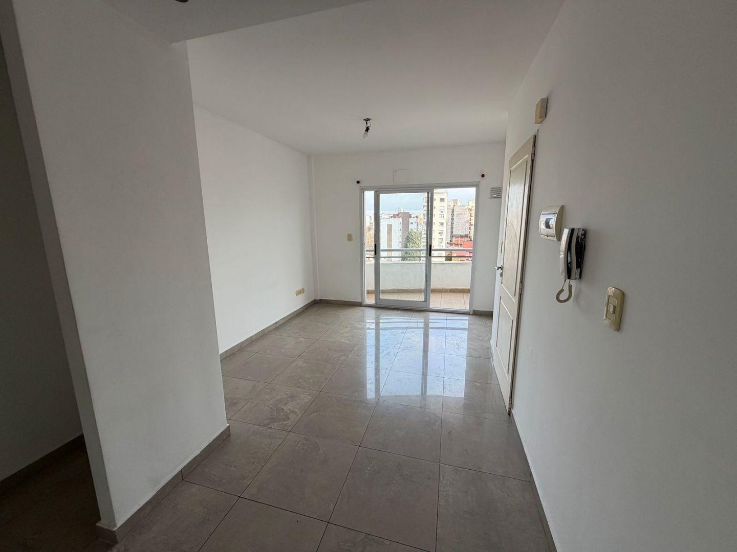 Foto de Departamento Dos Ambientes Pasante Centrico Lanus Oeste Doble Balcon, imagen 1