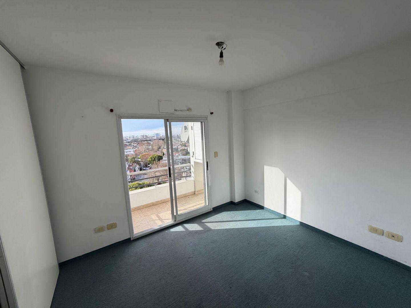 Foto de Departamento Dos Ambientes Pasante Centrico Lanus Oeste Doble Balcon, imagen 2