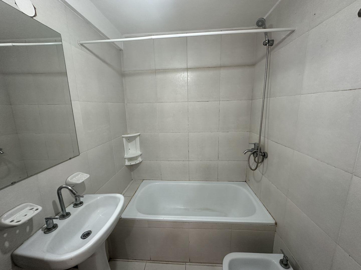 Foto de Departamento 2 Ambientes con Patio y Cochera, imagen 5