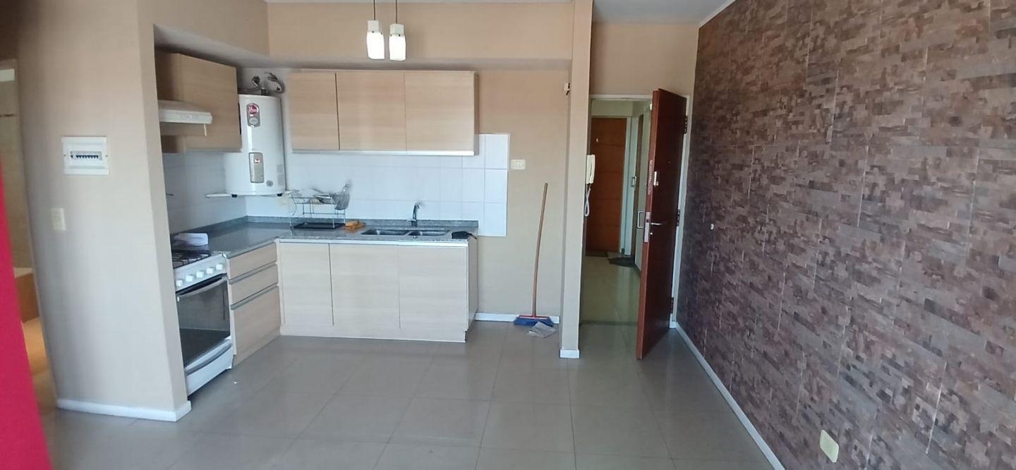 Foto de Departamento 2 AMBIENTES ALQUILER en muy buena ubicación de Lanús, imagen 2