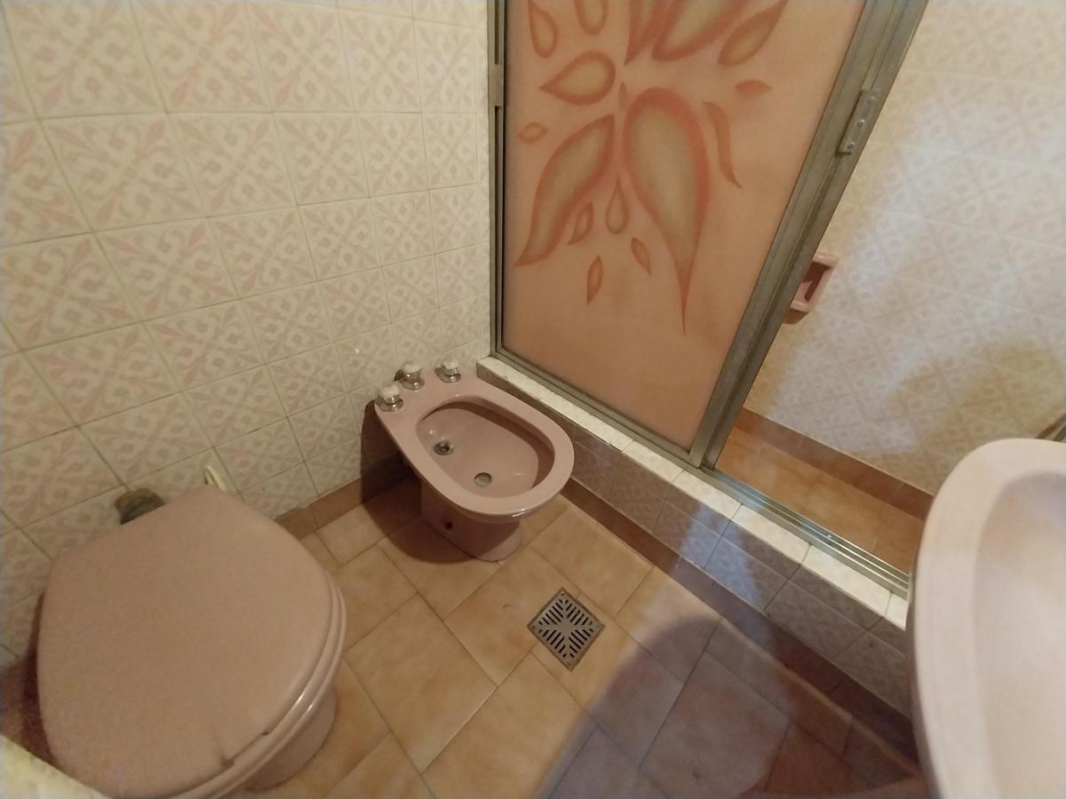 Casa Sobre Lote Propio de 9 de Frente X 11 Profundidad! 2
