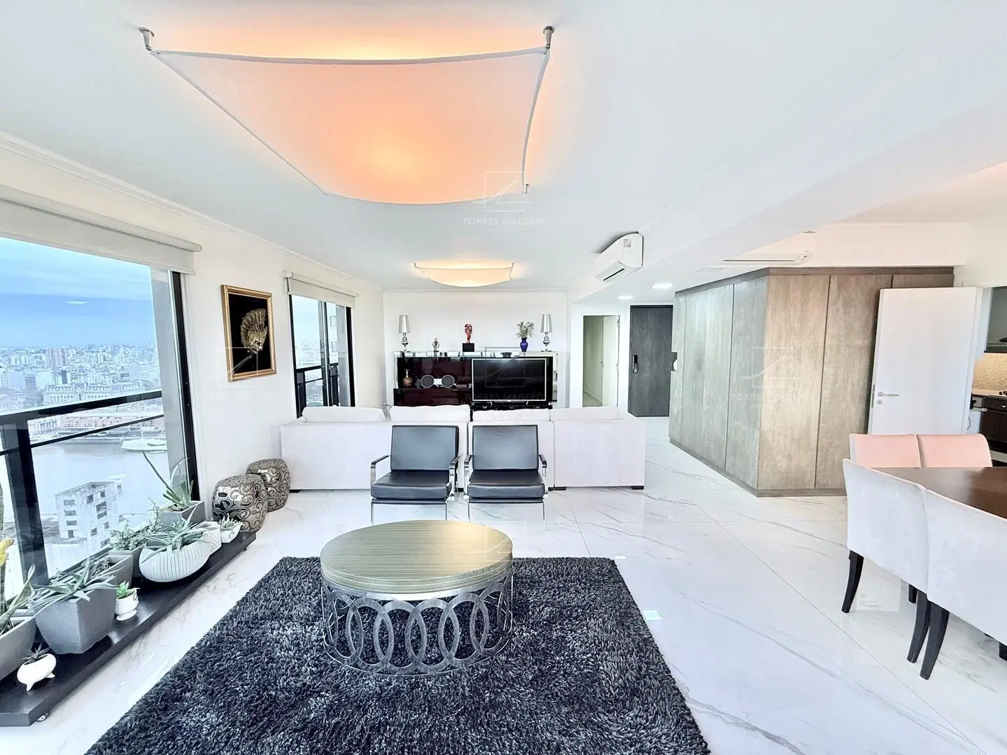 BAJO DE PRECIO - RIVER VIEW SEMIPISO DE 3 DORMITORIOS EN SUITE - 2 COCHERAS ! 4