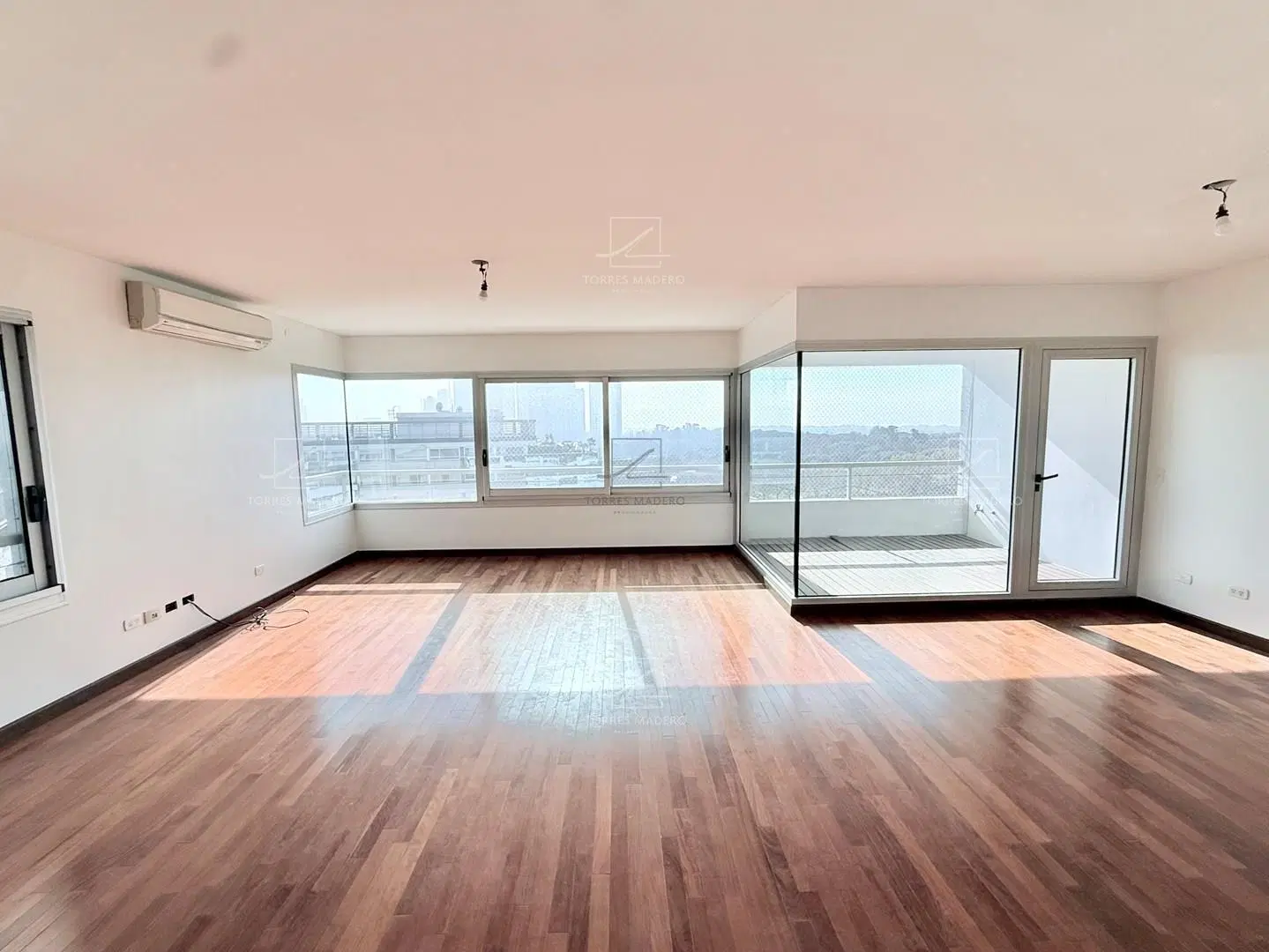 OPORTUNIDAD EN ZENCITY PUERTO MADERO ! 2 Dormitorios con cochera y baulera. 2