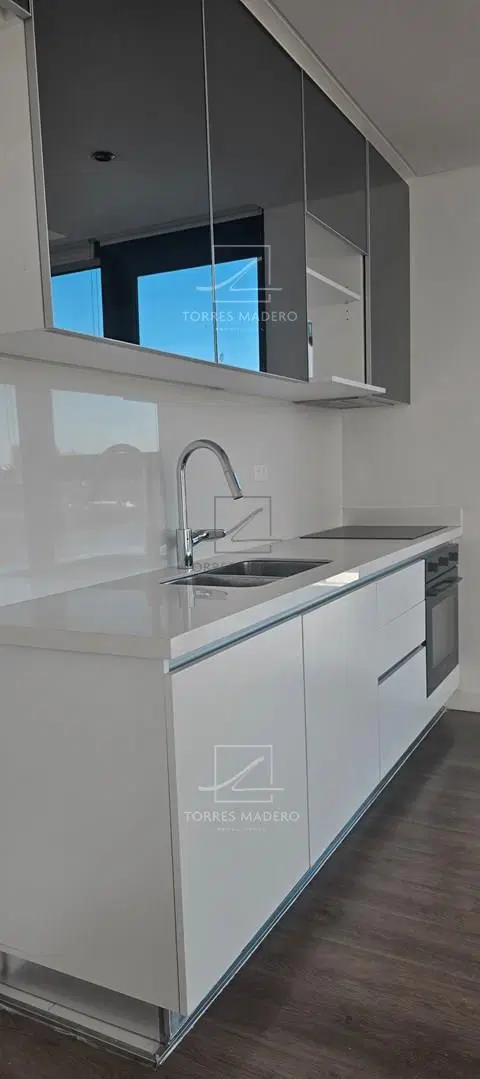 TRES AMBIENTES EN VENTA EN LINK TOWER CON COCHERA - IMPECABLE ! 4
