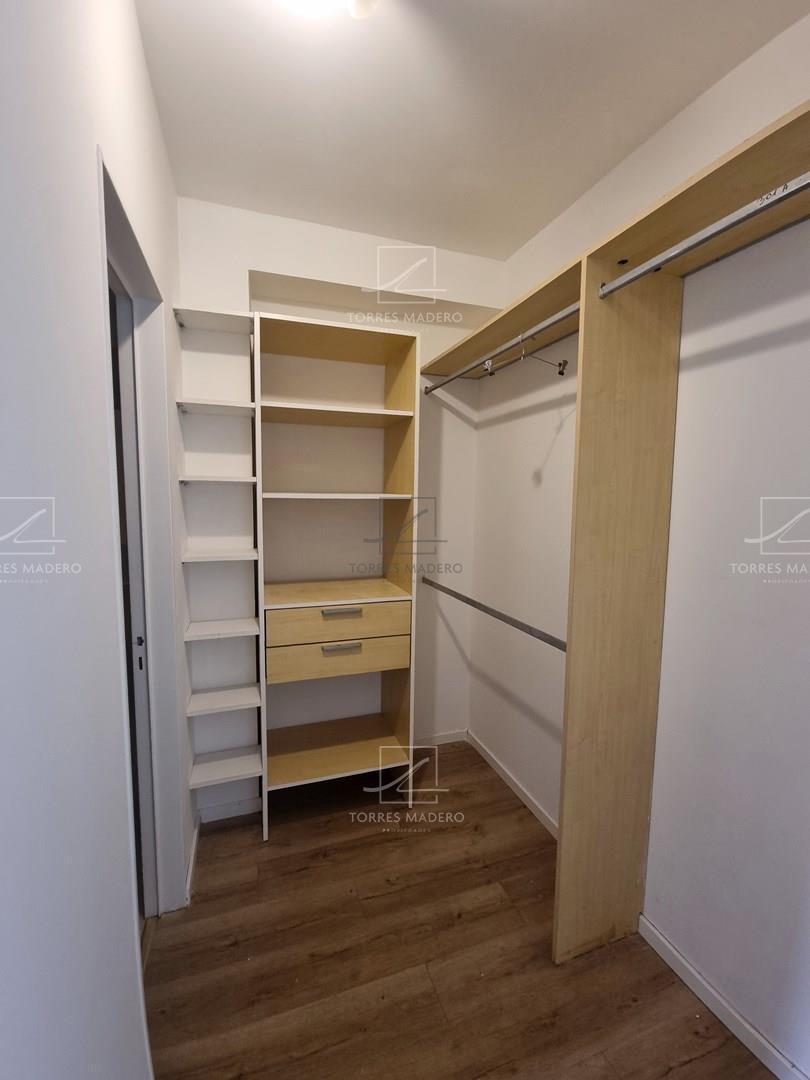 Foto de DEPARTAMENTO EN VENTA DE 3 dormitorios en MADERO PLAZA, COCHERA DOBLE, imagen 4