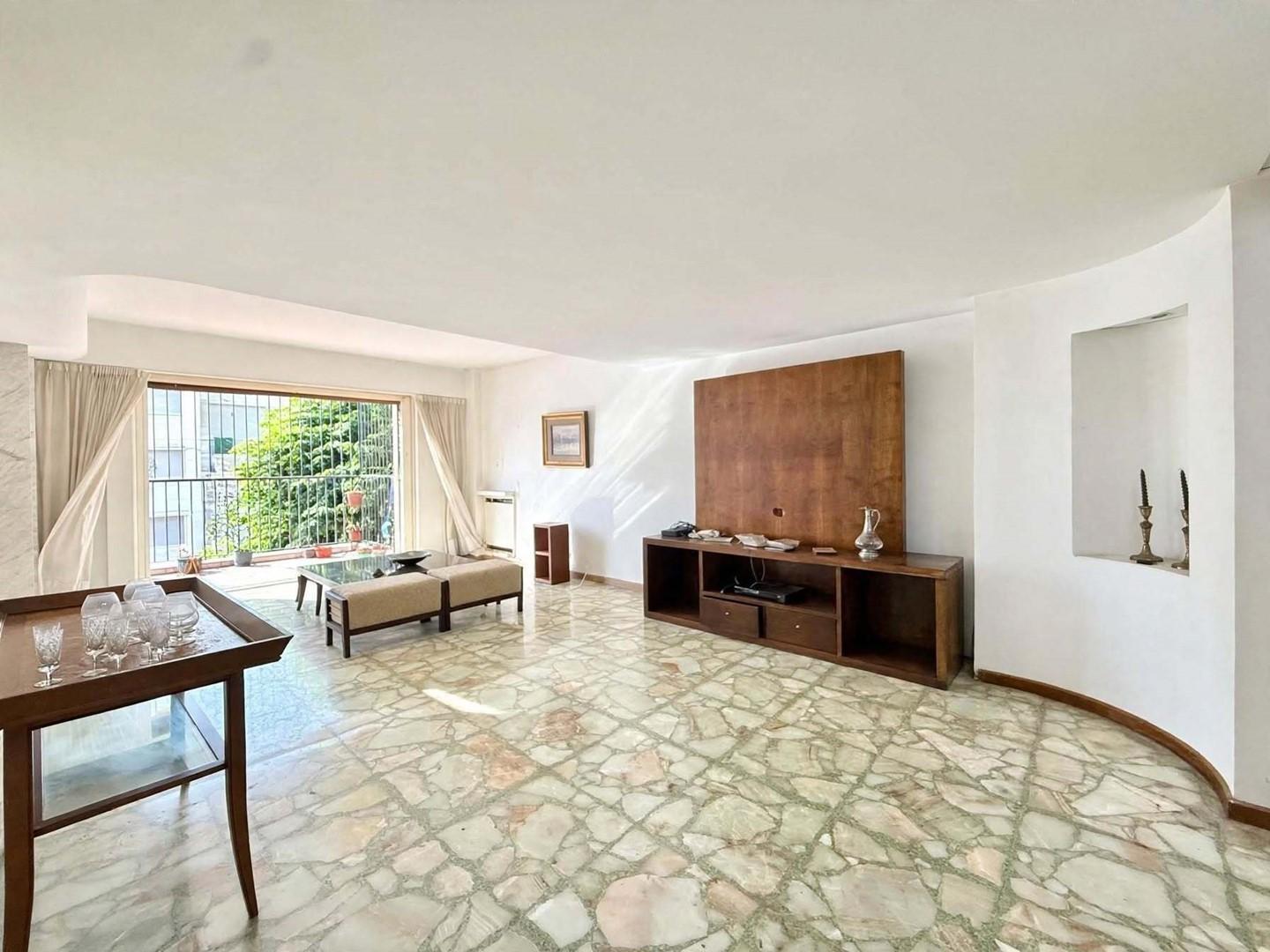 Foto de OPORTUNIDAD SEMIPISO DE 3 Y DEP EN VENTA EN BARRACAS CON COCHERA., imagen 2